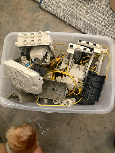 Robotix set with cables